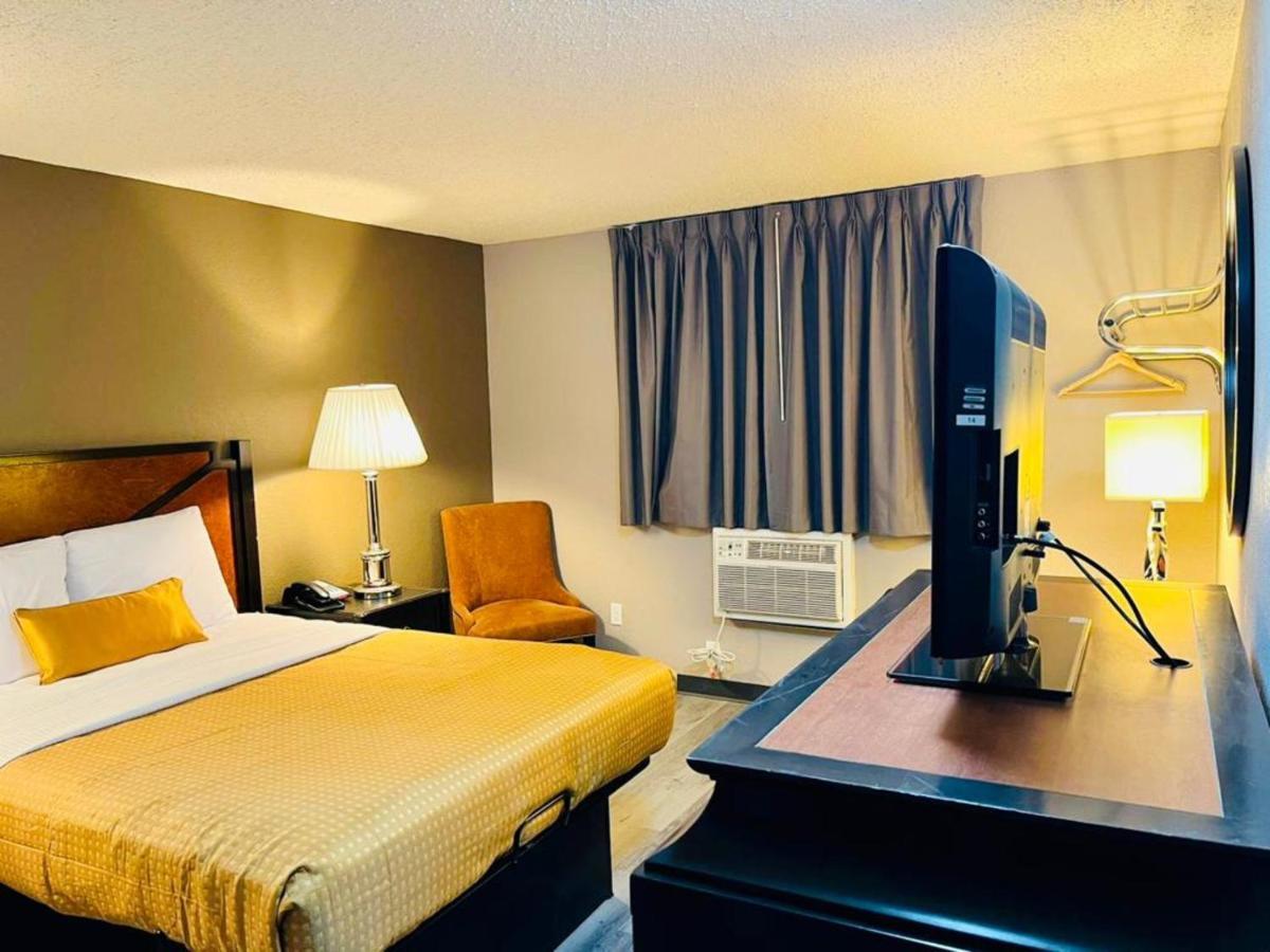 Super 8 By Wyndham Benton Harbor St Joseph Hotel ภายนอก รูปภาพ