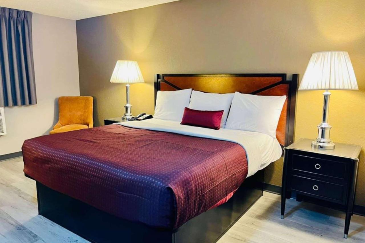 Super 8 By Wyndham Benton Harbor St Joseph Hotel ภายนอก รูปภาพ