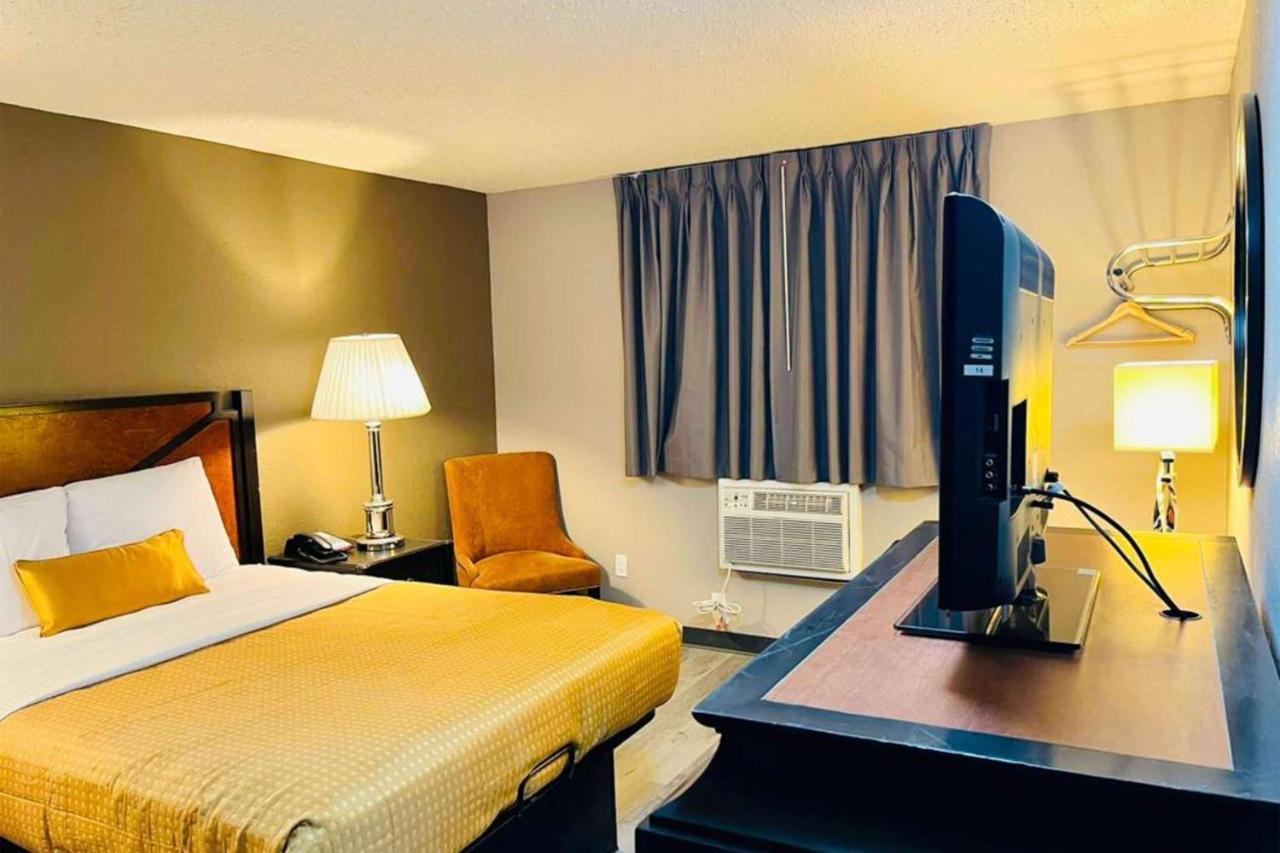 Super 8 By Wyndham Benton Harbor St Joseph Hotel ภายนอก รูปภาพ