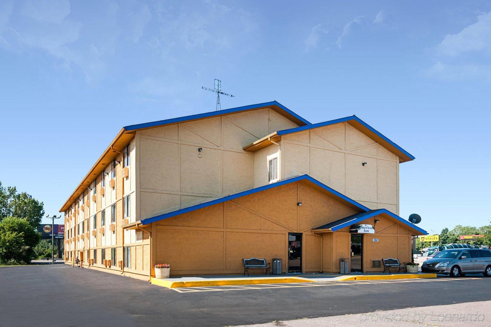 Super 8 By Wyndham Benton Harbor St Joseph Hotel ภายนอก รูปภาพ