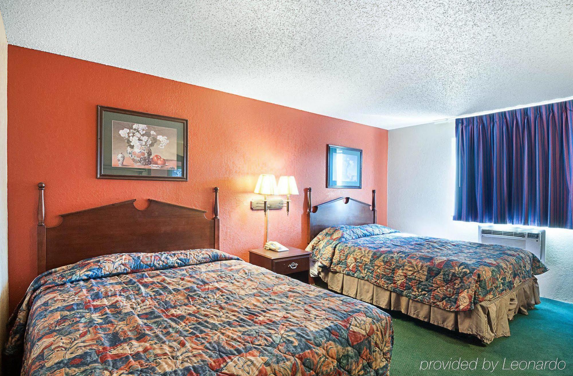 Super 8 By Wyndham Benton Harbor St Joseph Hotel ภายนอก รูปภาพ