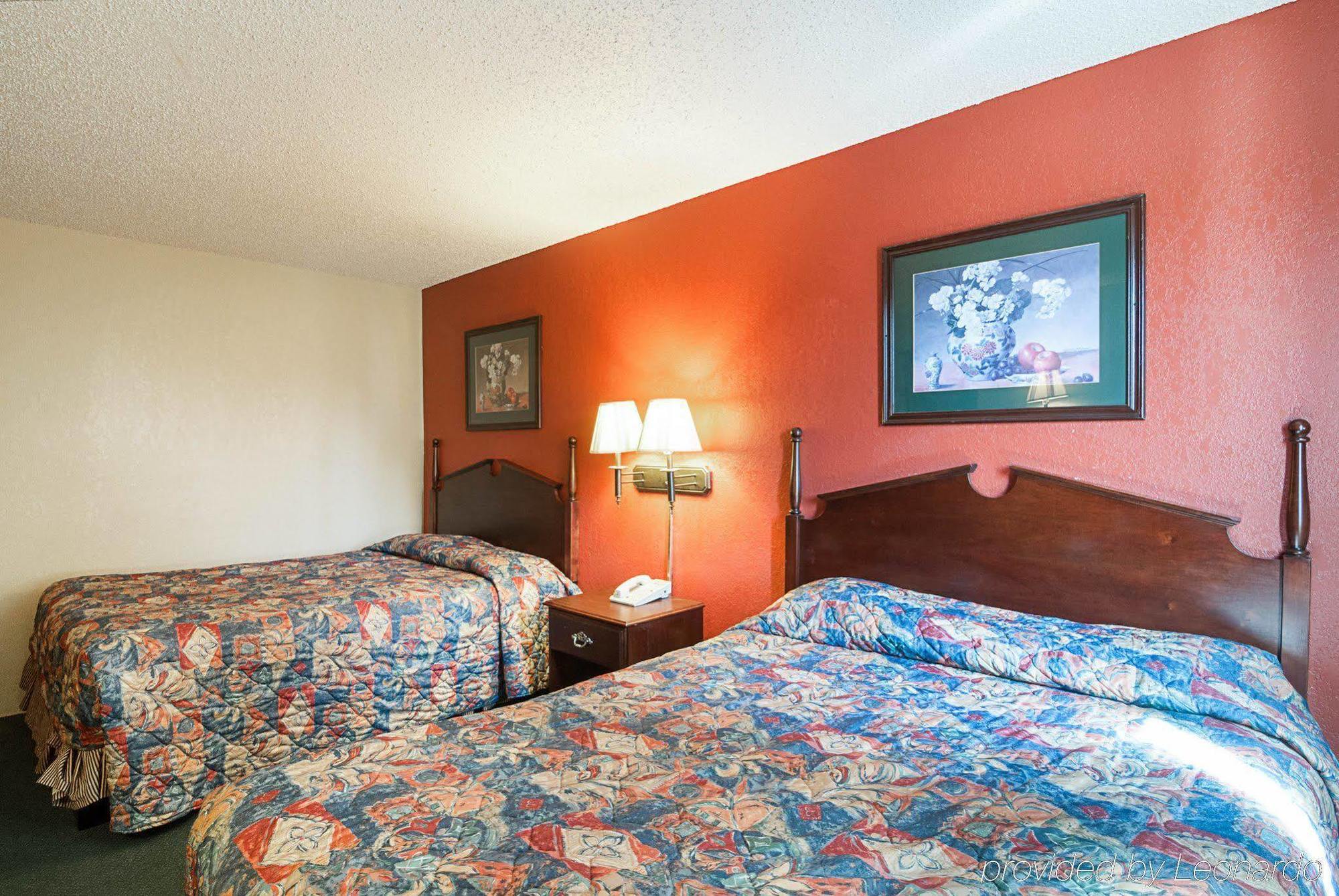 Super 8 By Wyndham Benton Harbor St Joseph Hotel ภายนอก รูปภาพ